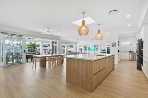 Osprey Oasis, Banksia Beach